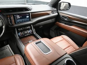 2024 GMC Yukon XL Denali Ultimate — thumbnail 17