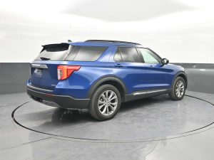 Used 2023 Ford Explorer XLT 4WD — thumbnail 9
